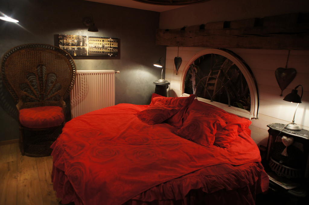Bed and Breakfast Aux Logis De La Solre Ferrière-la-Petite Zimmer foto